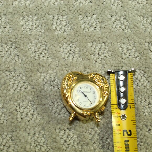 Vintage Miniature Brass Gold Tone 1.5" x 1.5" Heart Timex Clock - Picture 2 of 7